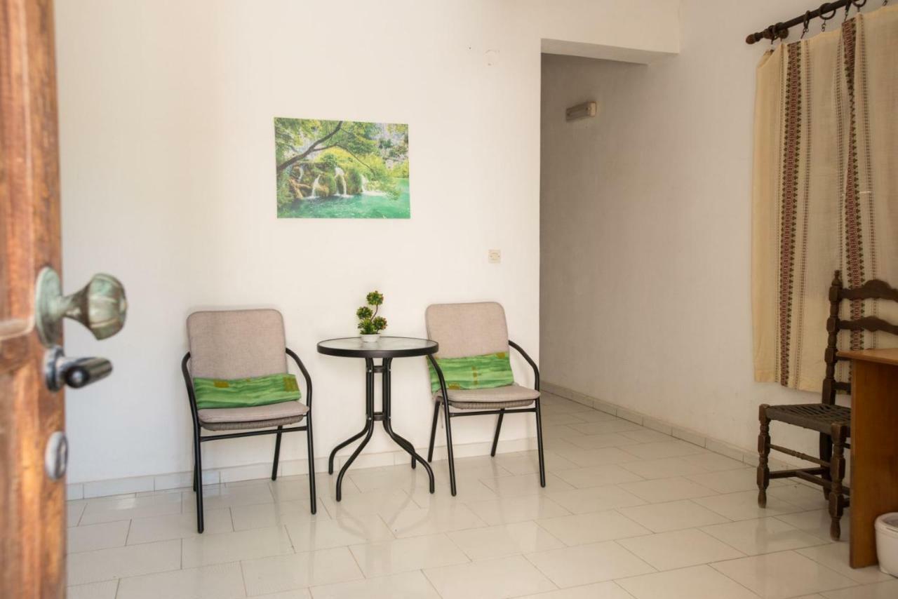 Kazakis Nikos Rooms Pitsidia Exterior foto